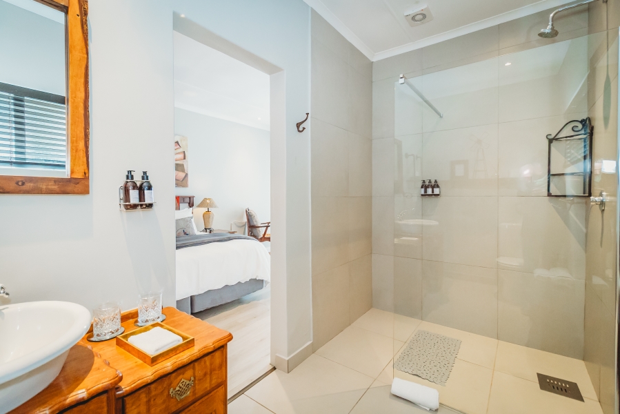 6 Bedroom Property for Sale in Heatherlands Western Cape